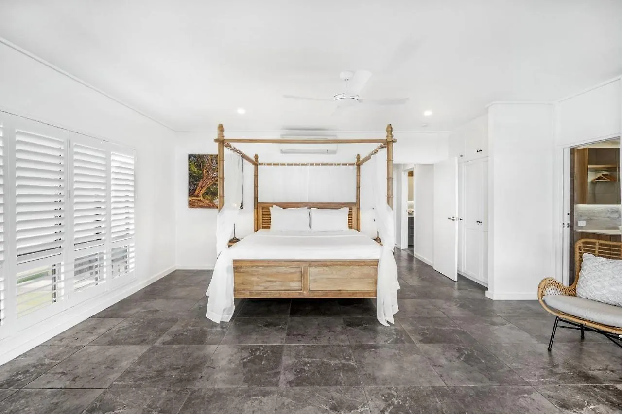 Belle Escapes Beachfront Luxury Home 53 Arlington Clifton Beach Palm Cove Australia