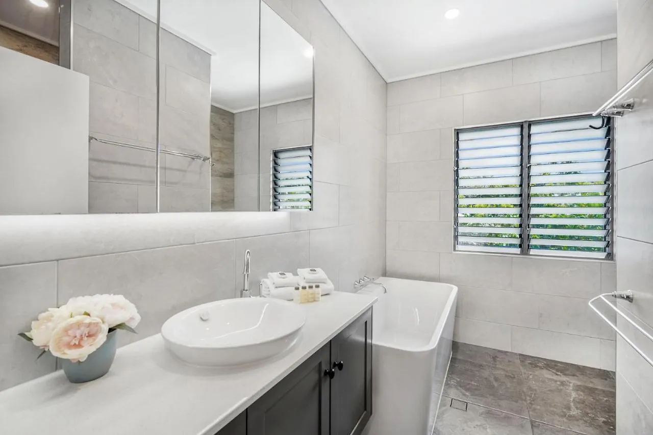 Belle Escapes Beachfront Luxury Home 53 Arlington Clifton Beach Palm Cove 0*,
