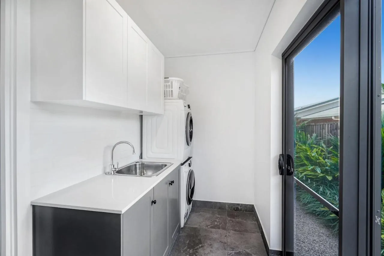 Belle Escapes Beachfront Luxury Home 53 Arlington Clifton Beach Palm Cove 0*,  Australia