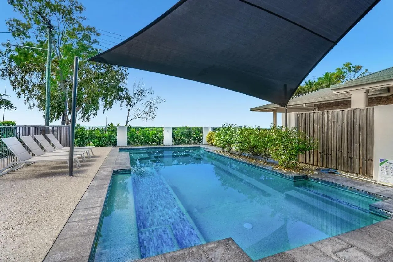 Holiday home Belle Escapes Beachfront Luxury Home 53 Arlington Clifton Beach Palm Cove