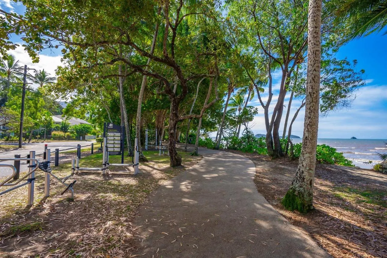 Holiday home Belle Escapes Beachfront Luxury Home 53 Arlington Clifton Beach Palm Cove